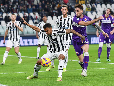 Nhiều khả năng, Juventus (áo sọc) và Fiorentina sẽ chia điểm ở Artemio Franchi