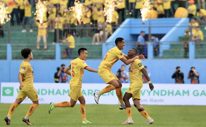 Thanh Hoá đang rất hưng phấn sau trận thắng 2-1 trên sân Khánh Hoà. Ảnh: Quốc An