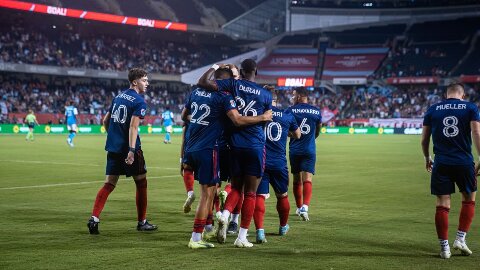 Phao cứu sinh 17/5: Tài 2 3/4 trận Charlotte vs Chicago Fire