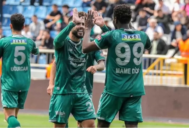 Konyaspor sẽ được hưởng trọn niềm vui nơi đất khách.