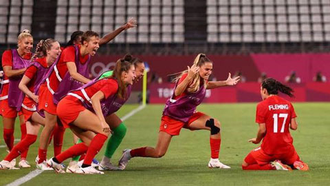 Phao cứu sinh 20/7: Xỉu bàn thắng trận Nữ Nigeria - Nữ Canada