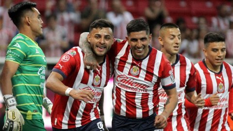 Phao cứu sinh 18/8: Chivas Guadalajara thắng kèo châu Á